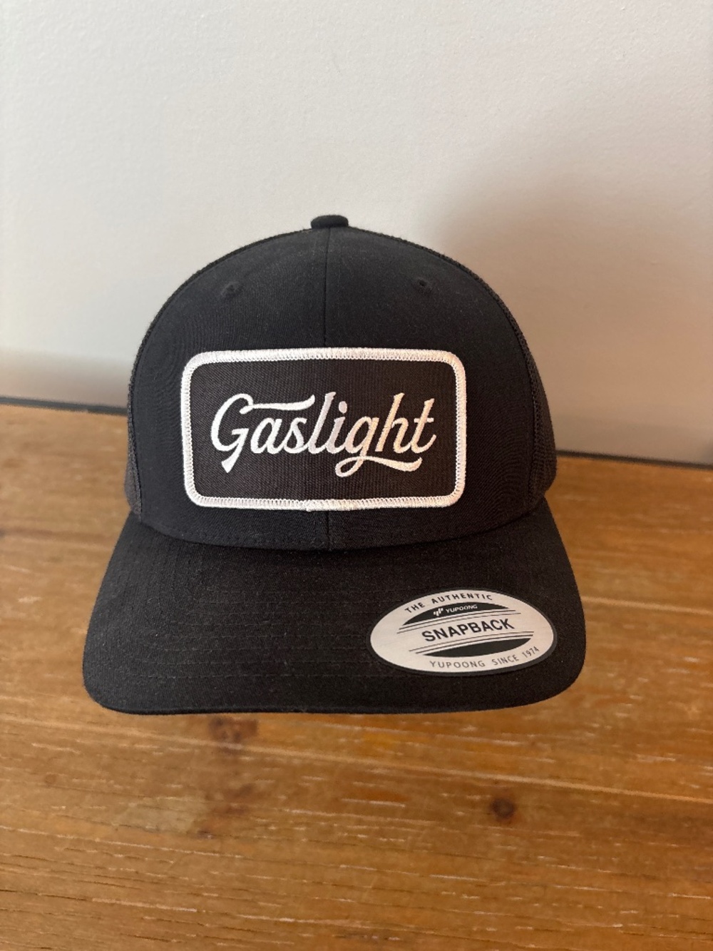 SnapBack baseball cap black “Gaslight” moto
